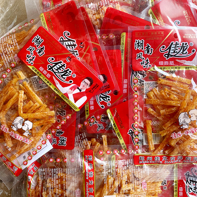 18g Jialong Fine Noodle Snack, Spicy, Nostalgic Snack, Transparent Packaging, Commercial Use, Non-Wilong, 30 Bags/medium pack