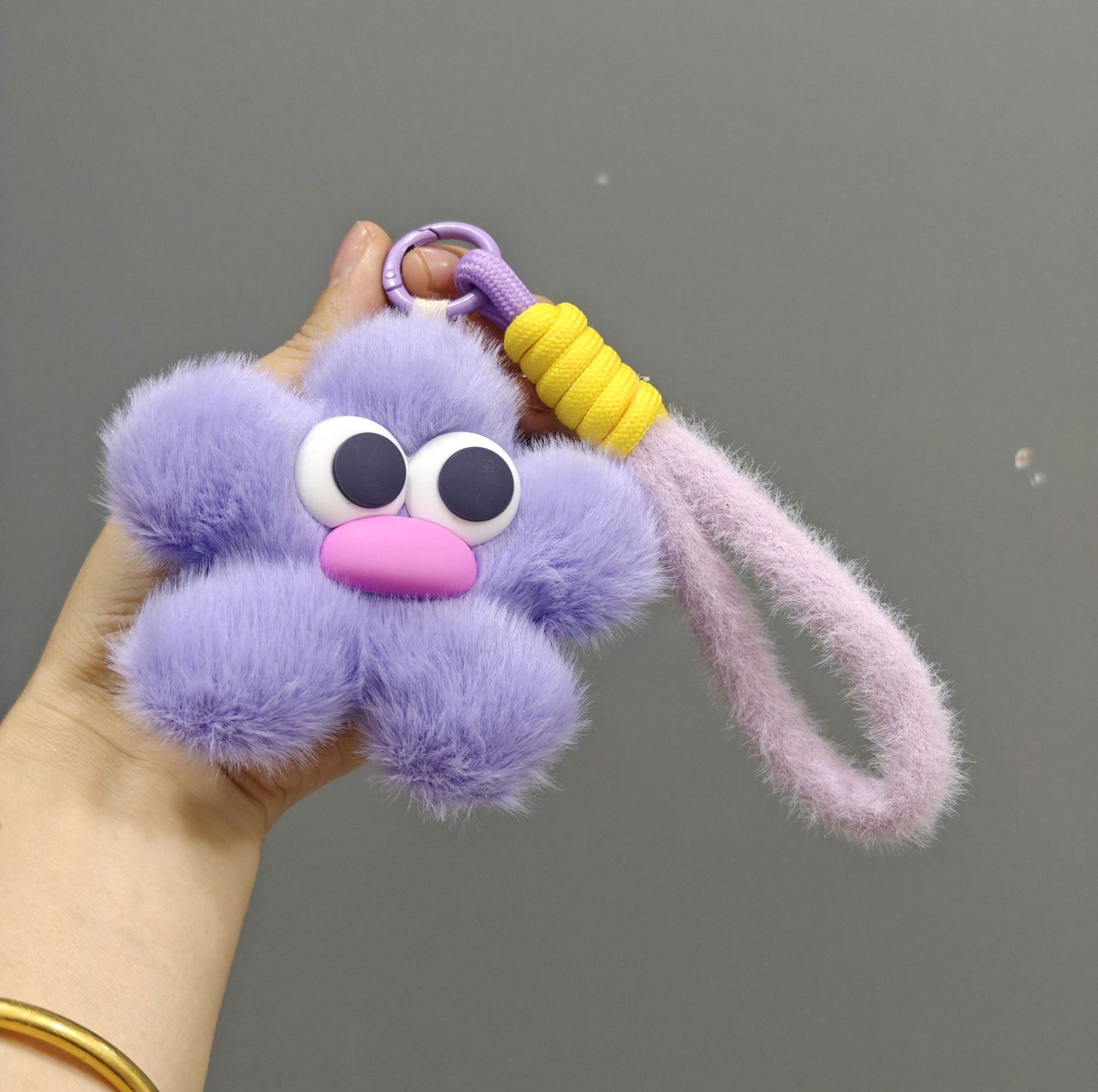Otoño y invierno lindas flores de peluche cadenas de teléfonos móviles diy bolsos accesorios de llaves hechos a mano dibujos animados colgantes de llaves de automóviles