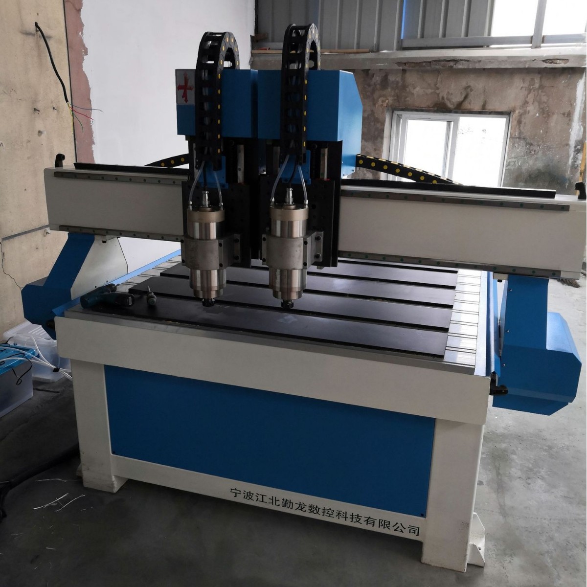 方形直线导轨，齿轮齿条传动CNC智能化木工雕刻机木工开料机