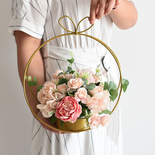 Golden Round Wrought Iron Flower Basket Heart-shaped Flower-arranging Hand-held Flowers Dried Flowers Floral Metal Flower Rack Internet Celebrated Floral Ornaments