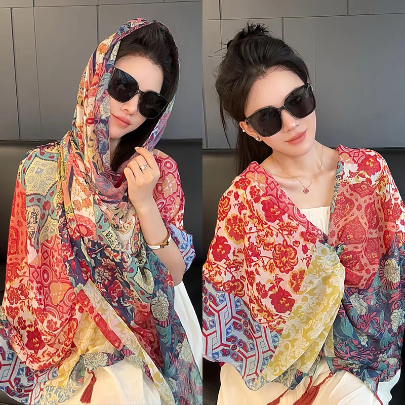 Chal de protección solar de verano para mujer 2025 nuevo estilo hebilla largo estilo étnico fotografía de viaje estilo fino playa bufanda de seda capa