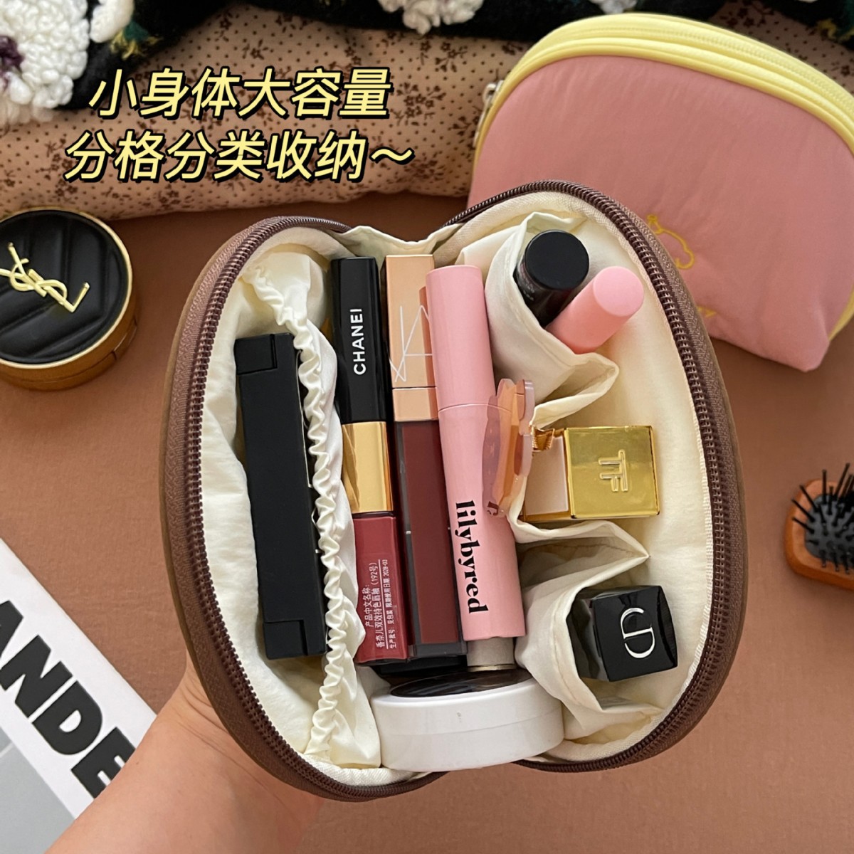 2025 nueva linda bolsa de almacenamiento de alto valor de tela mini bolsa de transporte de lavado bolsa de maquillaje de exportación portátil para mujeres