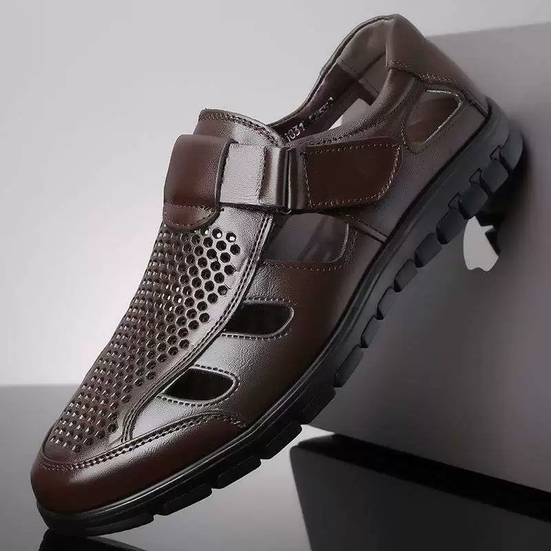 Сандалии, мужская повседневная обувь, новые мужские сандалии, нескользящая обувь из мягкой кожи для пап среднего возраста, пляжная обувь без шнуровки