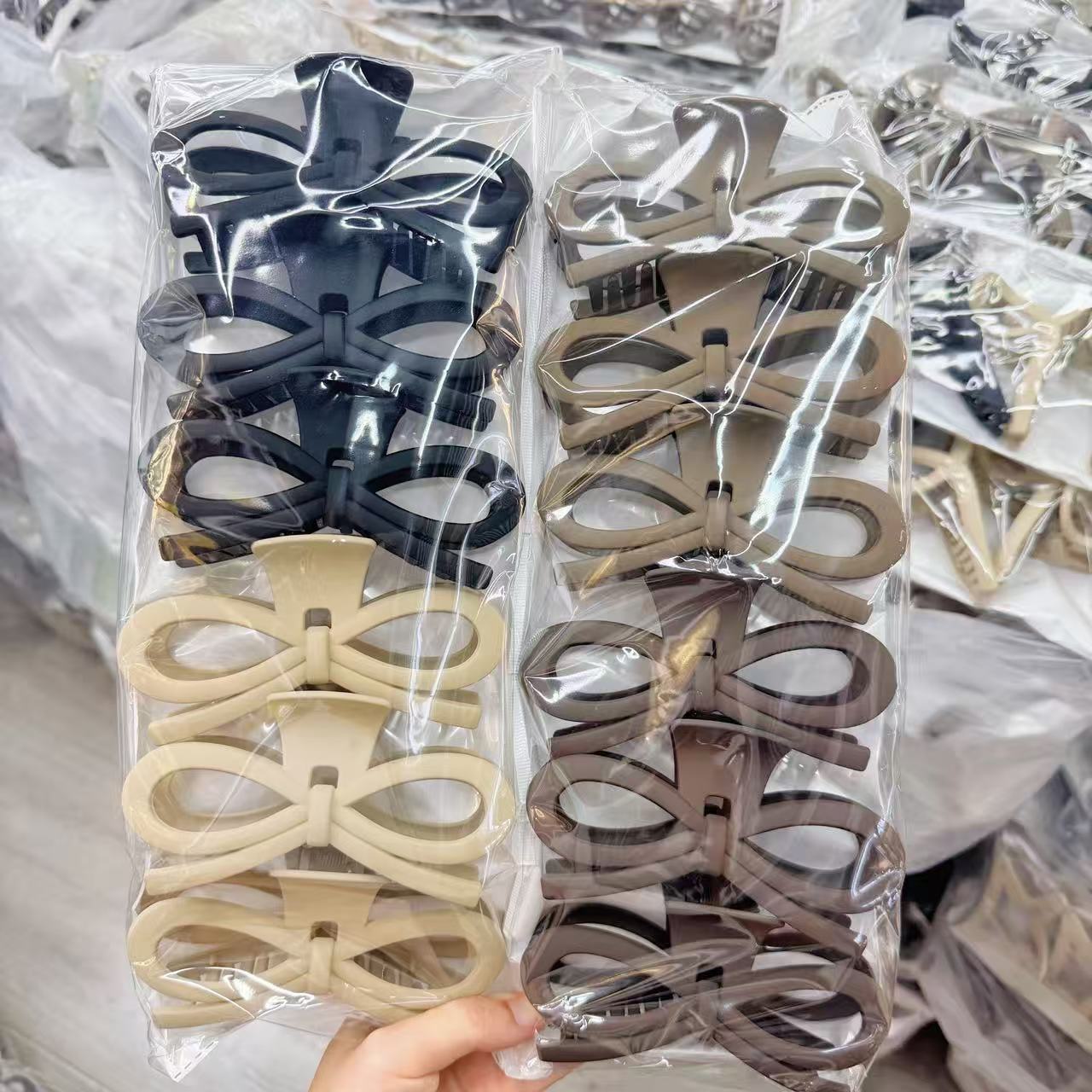 Amazon transfronteriza pintura de goma de gran tamaño clip de pelo espalda Cabeza de tiburón clip de pelo volumen multi horquilla dos yuanes accesorios para el cabello al por mayor