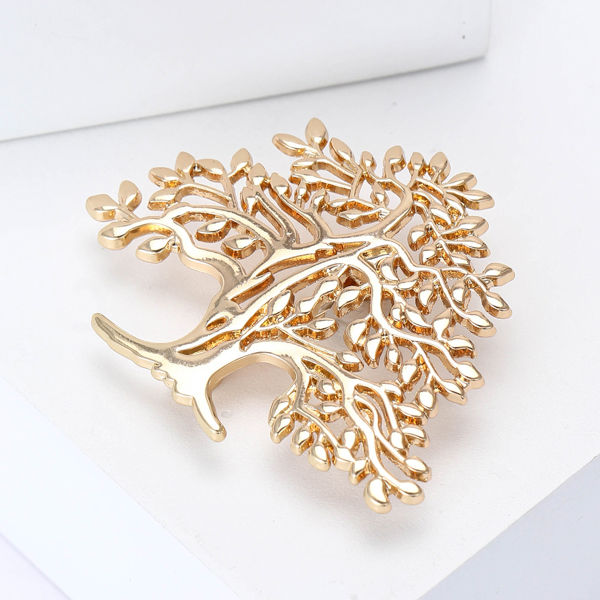 Flower Pattern Simple Style Pin Flower Alloy Plating Women's Brooches