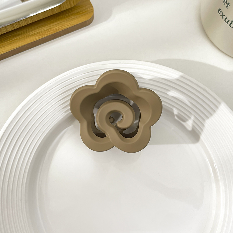 Milk Brown horquilla grande hacia atrás cabeza clip de pelo tocado de las mujeres principios de primavera de alto grado updo tiburón horquilla