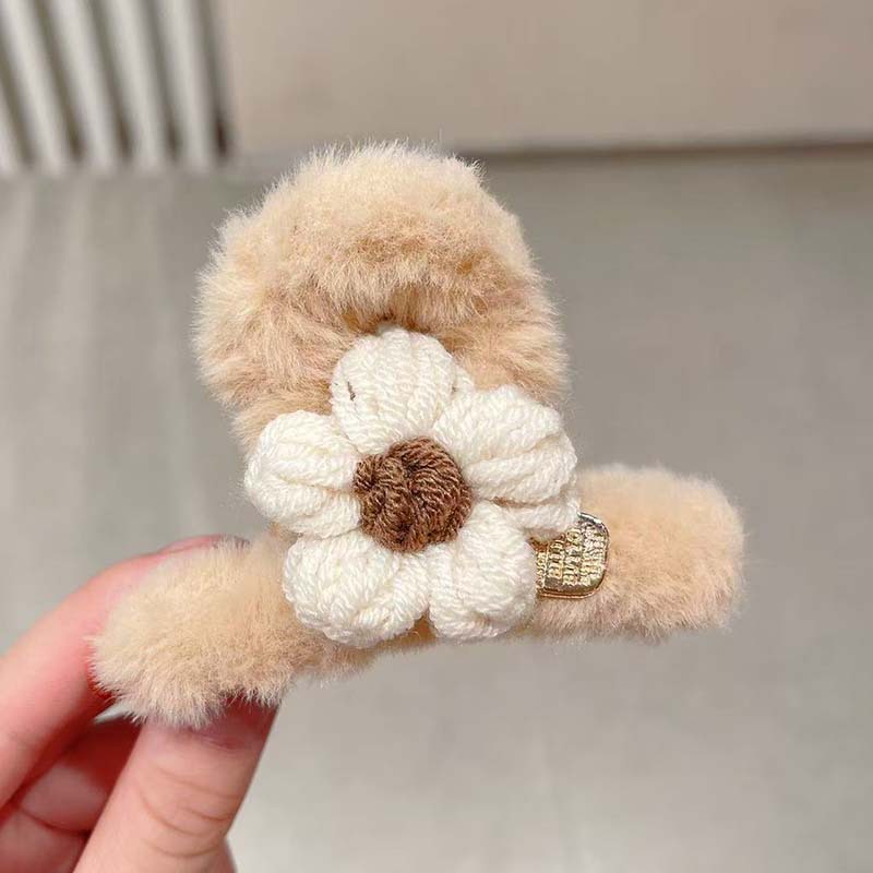 2026秋冬ミンクファー毛皮ヘアクリップ、高級感のある後頭部用大型シャーククリップ、ハート型キラキラ輝くダイヤモンド付き毛皮ヘアクリップ