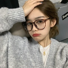 Xiaohongshu Ultra-Light Plain-Lens Square Frame No-Makeup Oversized Glasses for Women | Myopia Eyeglasses in Korean Style, Popular Among Netizens—Unisex Design for Students