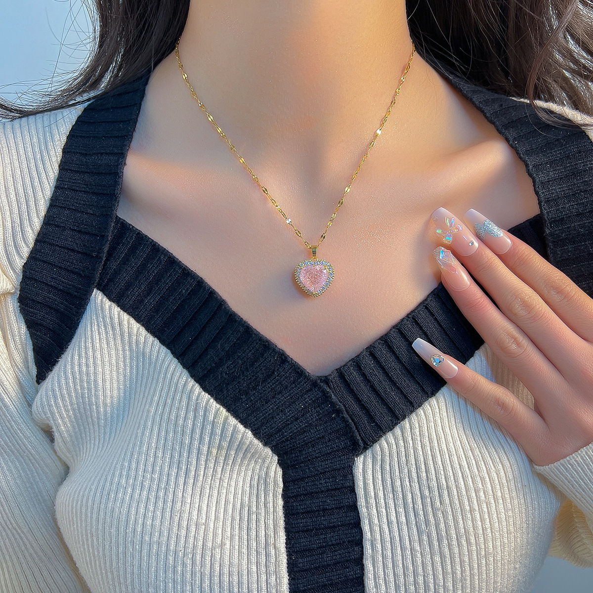 7g Weight Rhinestones Inlay Material Pendant Necklace Classification 1 Piece Quantity 1 Piece Simple Style Water Droplets Alloy Titanium Steel Inlay Rhinestones Women's Pendant Necklace