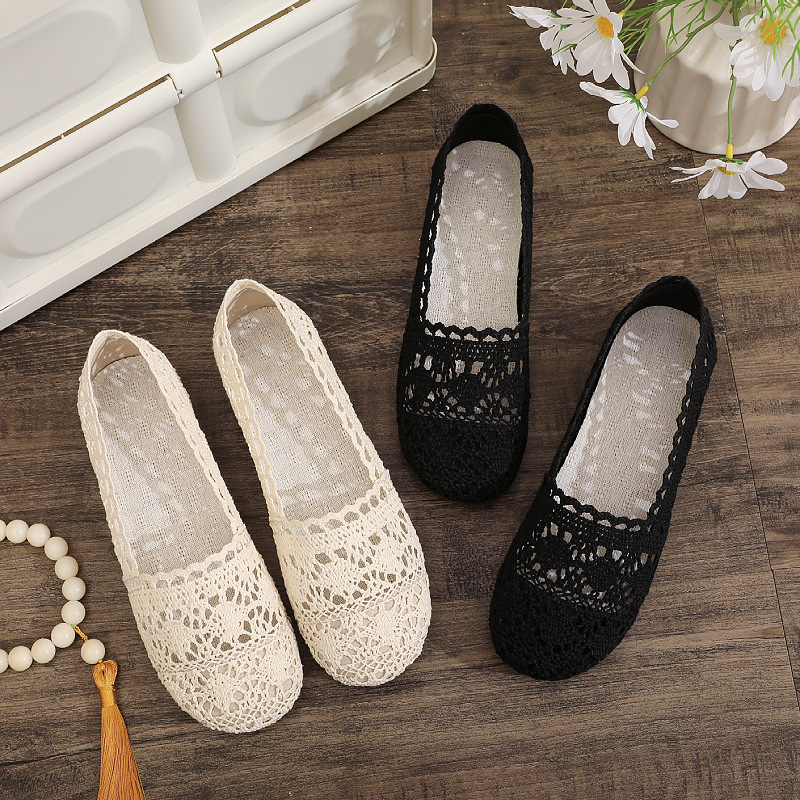 New Summer Old Beijing Cloth Shoes Women's Non-slip Flat Comfortable Middle-aged and Elderly Mothers Single-layer Shoes Casual Shoes Mesh Shoes New Summer Old Beijing Cloth Shoes Women's Non-slip Flat Comfortable Middle-aged and Elderly Mothers Single-layer Shoes Casual Shoes Mesh Shoes