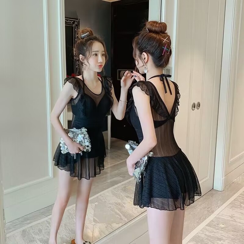 大码连体泳衣女士保守2025新款高级感裙式胖mm遮肚显瘦温泉游泳装