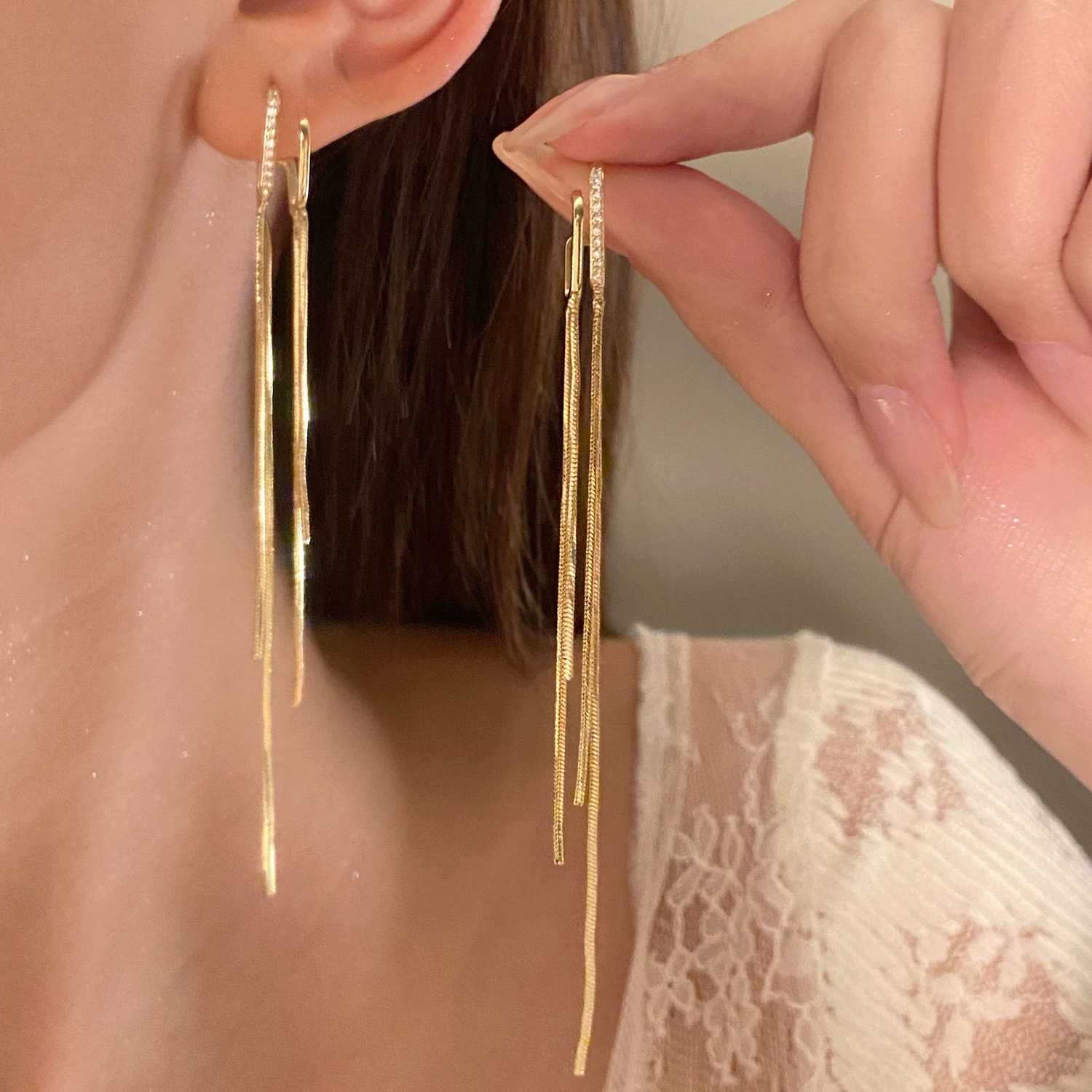 Instagram-Stil Laang Quasten fir Fraen, Modesch an personaliséiert Diamant-Ageleete Kette Ouerréng, Mesh Rout Ouerréng_voghion.com