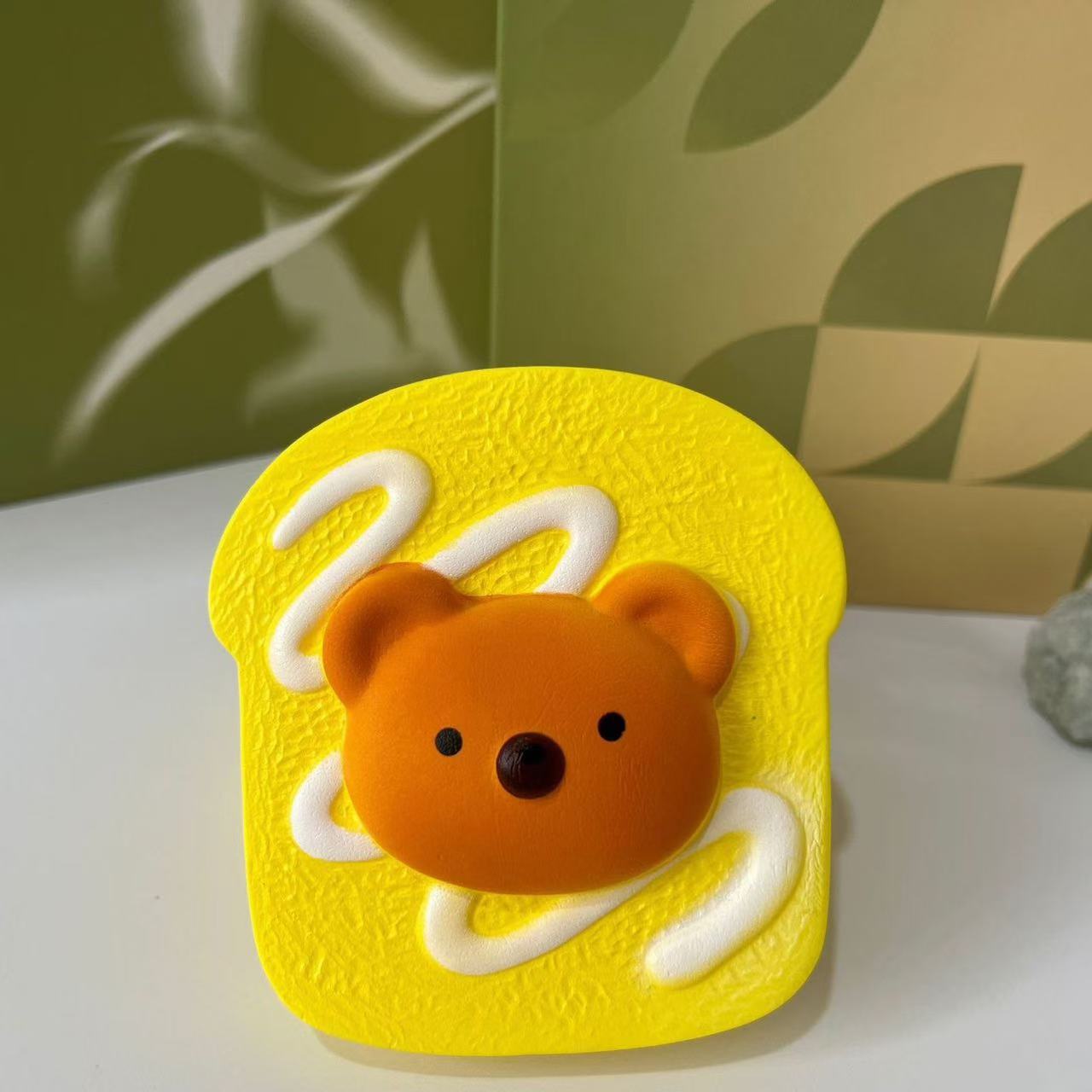 시뮬레이션된 곰 토스트 빵