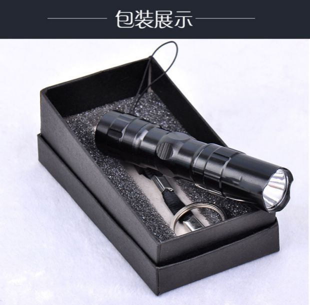 Mini flashlight strong bright long-range non-rechargeable durable portable children's battery small led flashlight outdoor