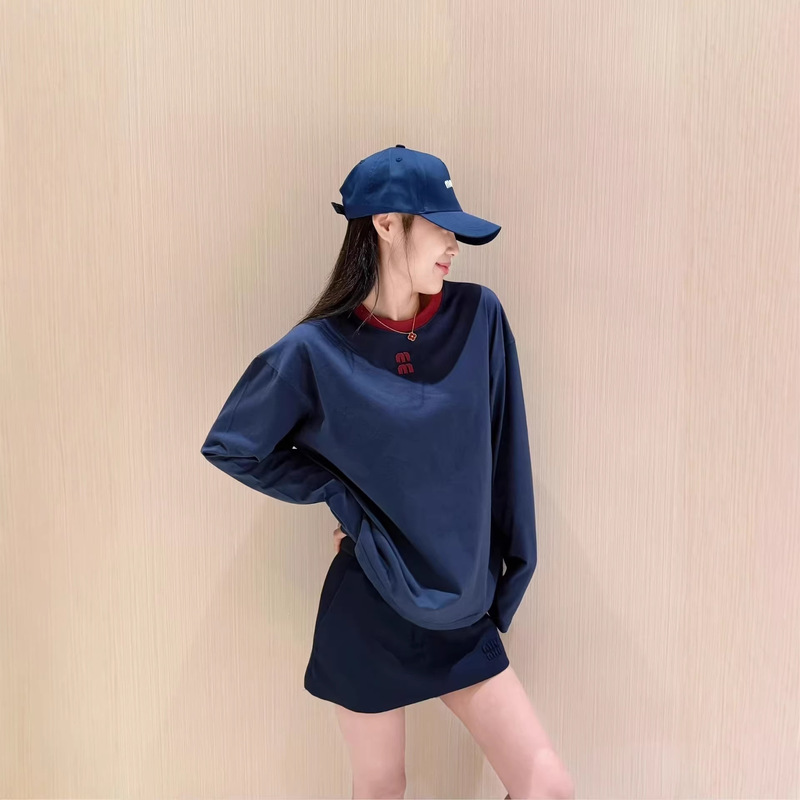 In-Stock High-End Custom mm Brand 26 Early Spring New Letter Logo Color-Blocking Round Neck Loose Casual Long-Sleeve T-Shirt Top for Women In-Stock High-End Custom mm Brand 26 Early Spring New Letter Logo Color-Blocking Round Neck Loose Casual Long-Sleeve T-Shirt Top for Women