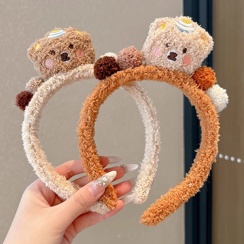 Bonito oso de peluche de cabeza de lavado de cara de cabello de tres piezas conjunto de cabello de lana de coral absorción de agua correa de cabello de muñeca artefacto antihumedad