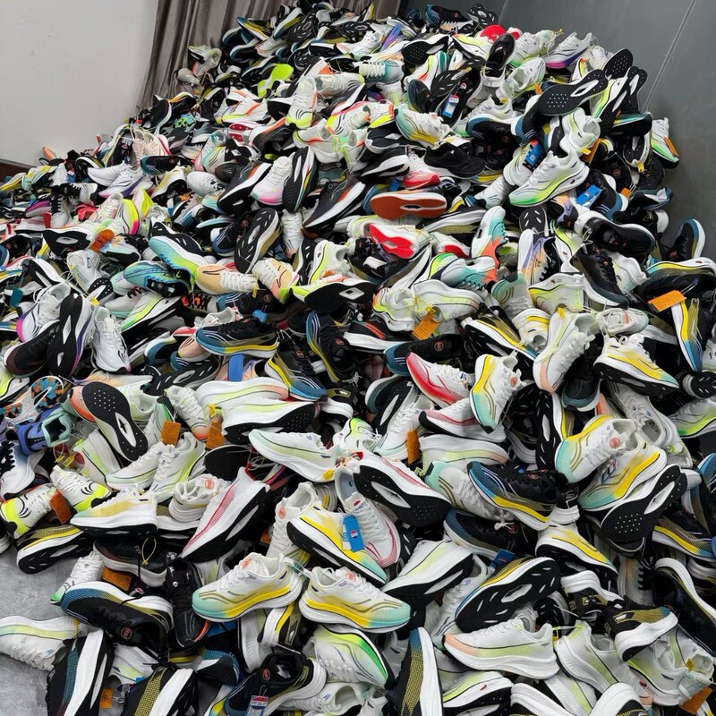 【Foreign Trade Bulk Sales】Fujian Running Shoes for Men and Women, Soft-Soled Breathable Shoes for Street Vending, Sports Shoes at Low Prices