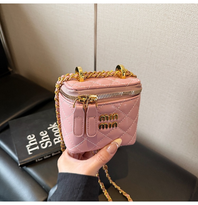 Little Bag Women 2025 Summer New Fashion diamond-shaped chain patent leather crossbody bag, versatile single-shoulder hand-carry bucket bag undefined