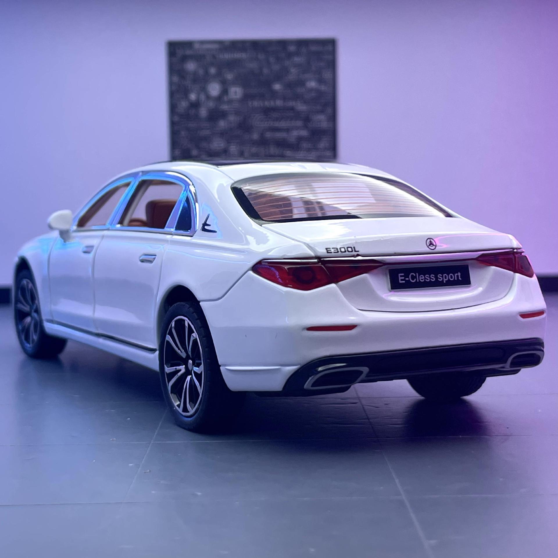 Nuevo modelo de coche de aleación Haodi nuevo Mercedes-Benz E300 coche tire hacia atrás con sonido y luz modelo de coche de juguete colección de decoración