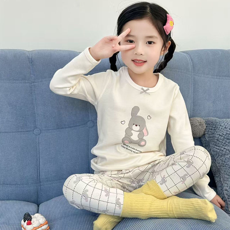 밝은 베이지색 토끼