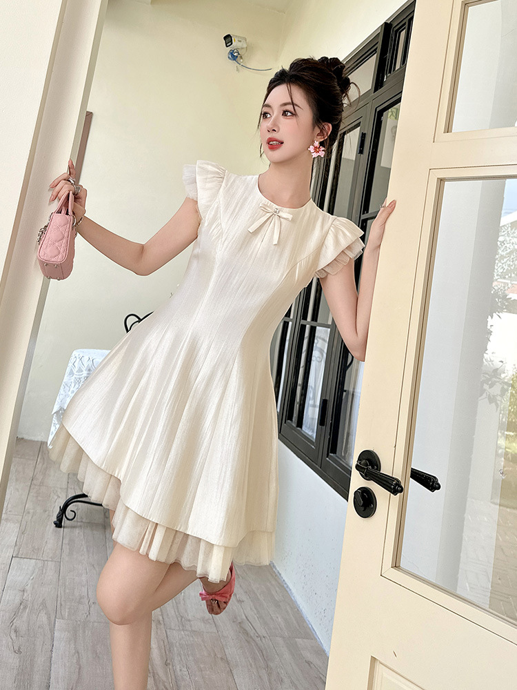 Váy chữ A phồng tay ngắn thắt eo nơ kiểu Pháp — Kem mơ