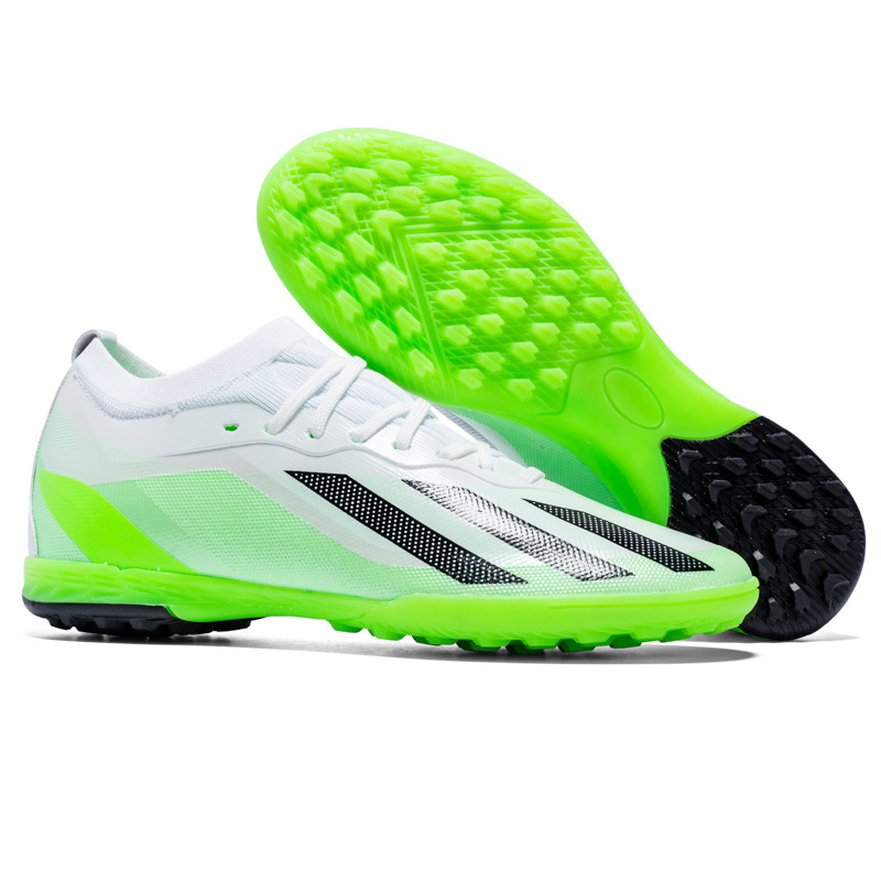 Desarrollo transfronterizo Putian 2024 nuevos zapatos de fútbol de primavera para hombres, estudiantes de corte bajo AG, zapatos de competición profesionales para niños