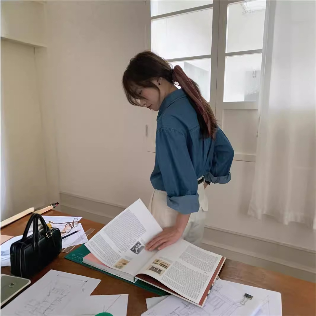 리얼 샷 2024 간단한 클래식 포니 자수 폴로 칼라 워시 워터 데님 긴 소매 셔츠의 한국어 버전