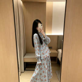 2026春夏季新款复古蓝底碎花衬衫上衣＋半裙两件套女