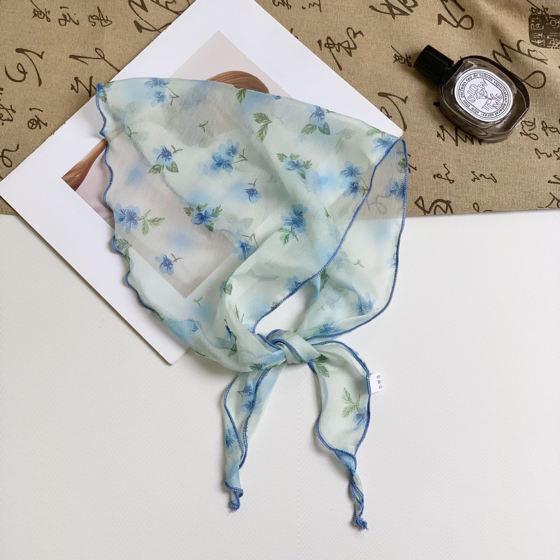 Pañuelo de seda de alta calidad verano nuevo estilo bufanda pequeña estilo nacional pañuelo en la cabeza estilo pastoral femenino cinturón de pelo bufanda triangular accesorios de cintura