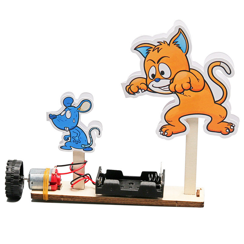 Ciencia y tecnología pequeña fabricación de gatos y ratones DIY gato agarrar ratón centrífugo círculo giratorio paquete de materiales para niños equipos de ciencia popular