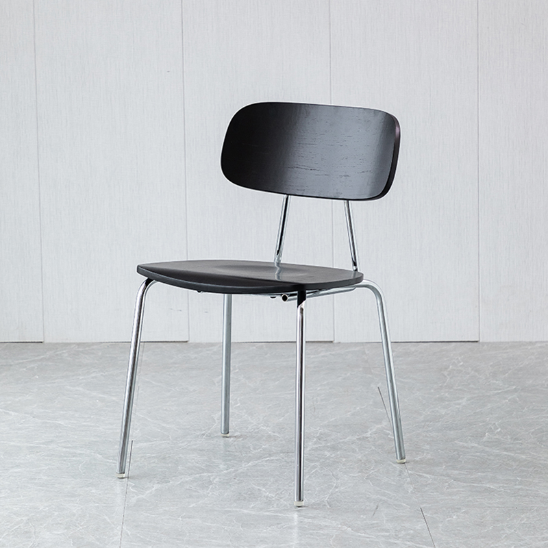 전기도금된 은색 삼각대 + 검정색 후면 패널