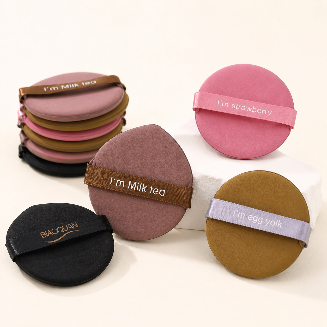 Esponja de maquillaje ultra suave de la serie fresa-piña, hecha a medida en fábrica, no absorbe polvo, de doble uso para maquillaje seco y húmedo, venta al por mayor.
