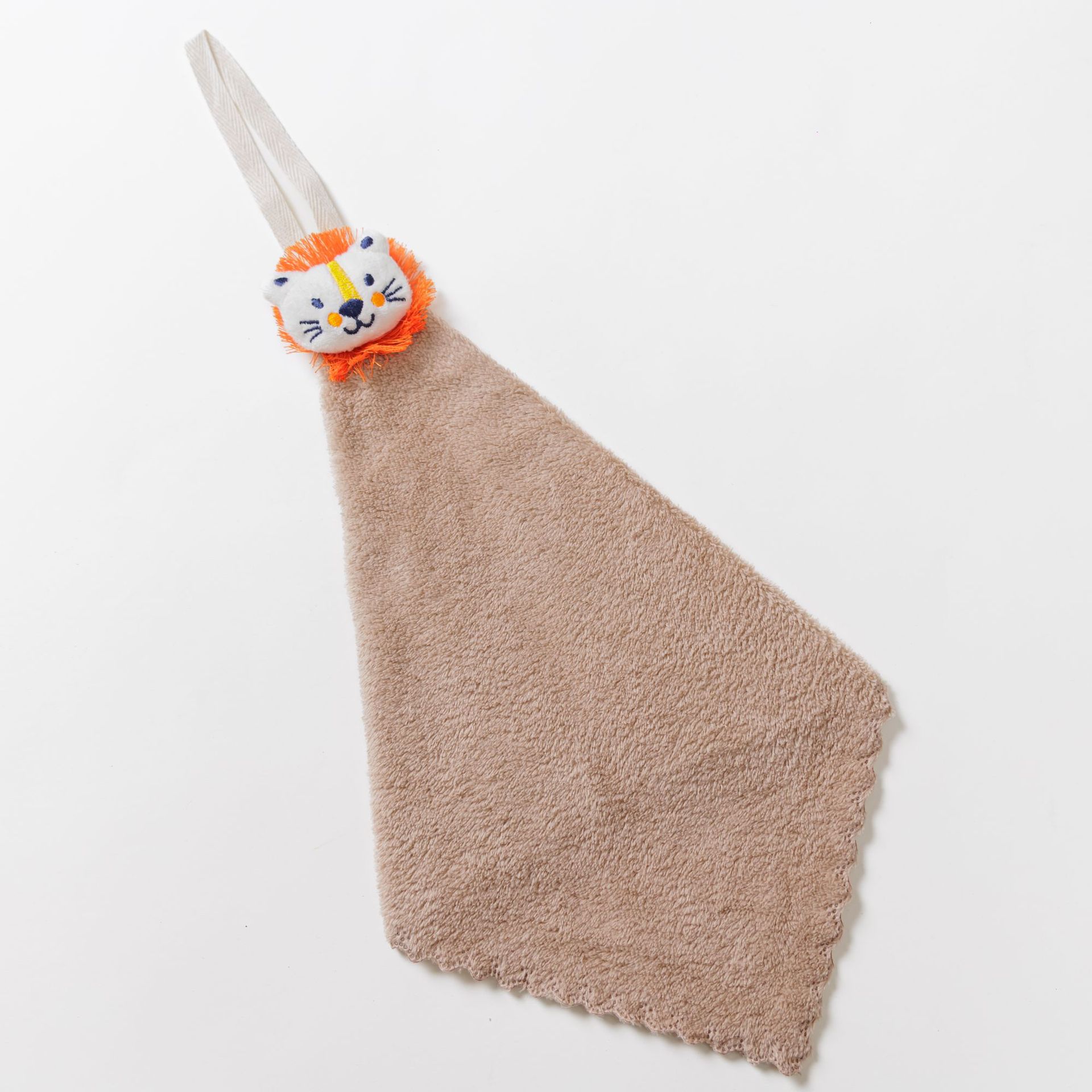 오렌지 라이온(갈색 사각 스카프) (실사, 고화질)