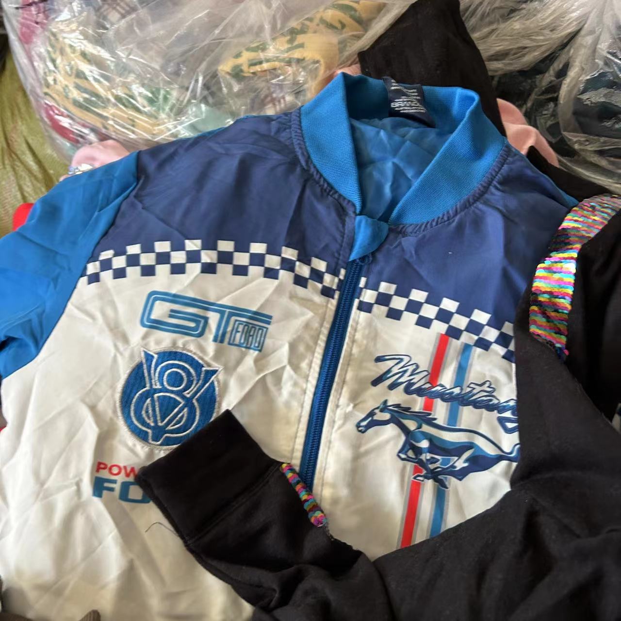 Comercio exterior Varios pantalones de Abrigo con capucha suéter pantalones de manga larga cremallera camisa bajo lote