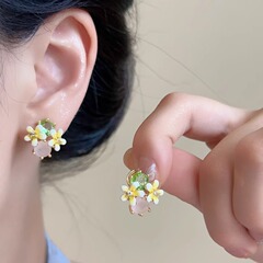 「突然今夏」エナメル花蚊取り盤耳クリップ女性耳穴なし耳飾り新商品大衆高級感イヤリング