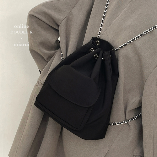  New Simple Casual Silk Black Chain Bucket Bag Drawstring Large Capacity Commuting Backpack for Women