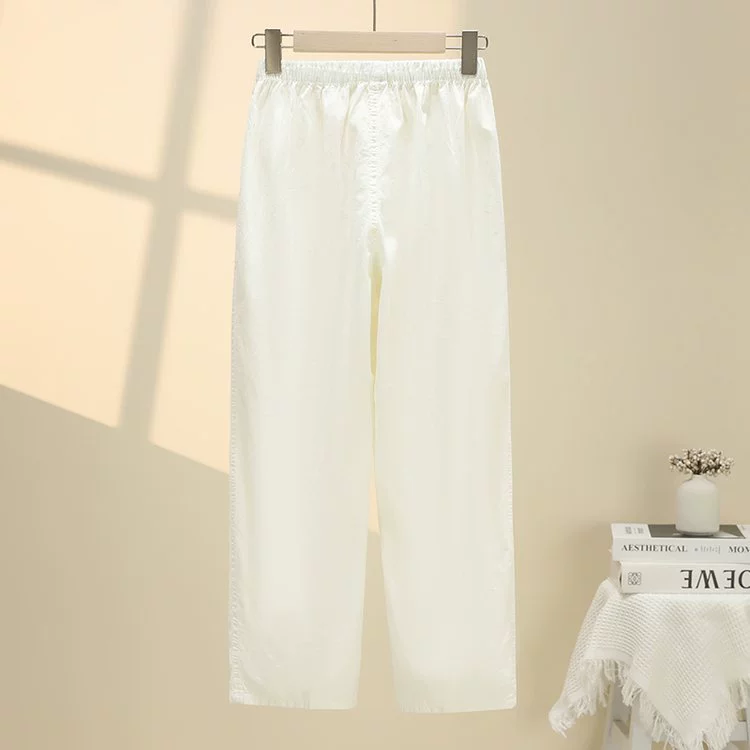 A pair of pants for live streaming to show your free style.Women's casual pants that cover flesh and look slimming