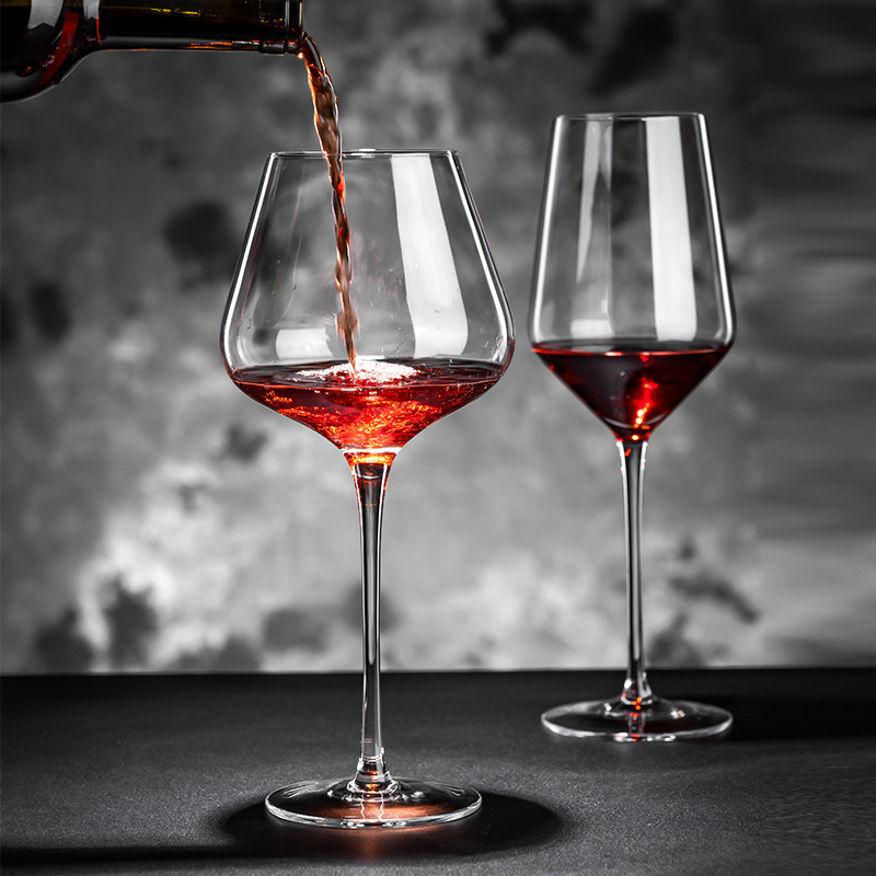 Tazas de cristal de alto nivel, un conjunto de tazas de vidrio comerciales de alto valor, tazas de vino de lujo ligeras de alta calidad