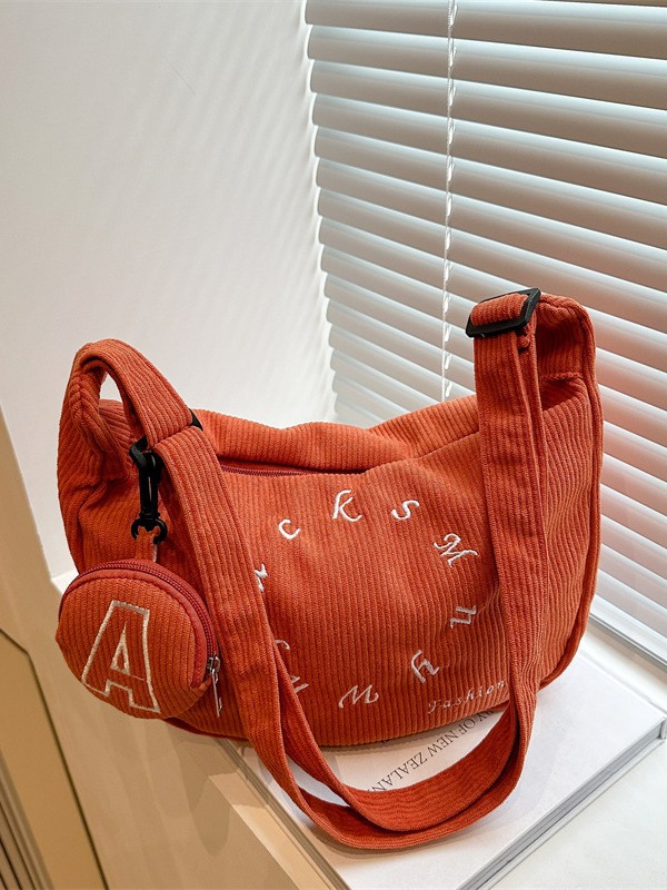 2024 invierno nuevo diseño de nicho bolso de alta capacidad bolso de hombro de moda simple bolso de mensajero de ocio de estilo occidental