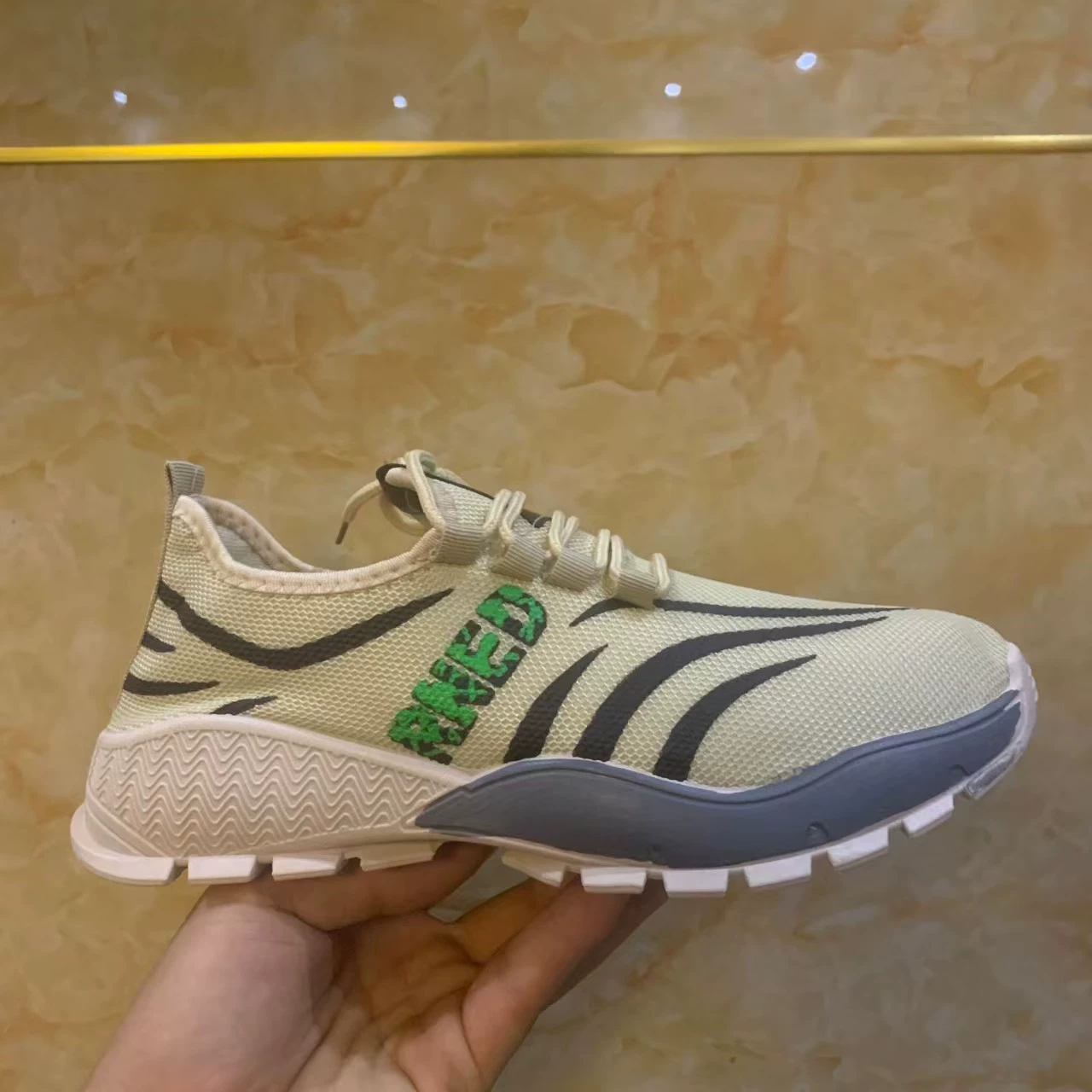 Новая мужская обувь осенняя и зимняя дышащая повседневная спортивная легкая и удобная тенденция дикая молодежная обувная фабрика оптовая продажа