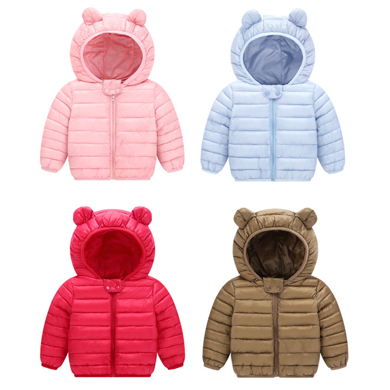 2025 otoño y invierno nuevo tipo de dibujos animados para niños, ropa de algodón de pluma, ropa de algodón de niños, niños pequeños, corto y ligero, bebé fuera