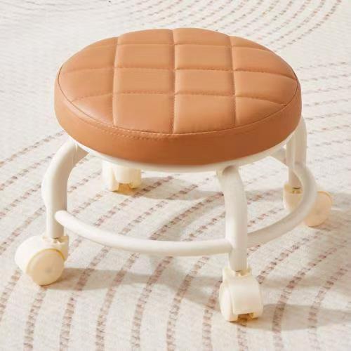 ユニバーサルホイール付きの小さなスツール、可動滑車付きの小さな椅子、家庭用の低い背もたれ付きのベンチ、座りがちな小さなスツール|undefined
