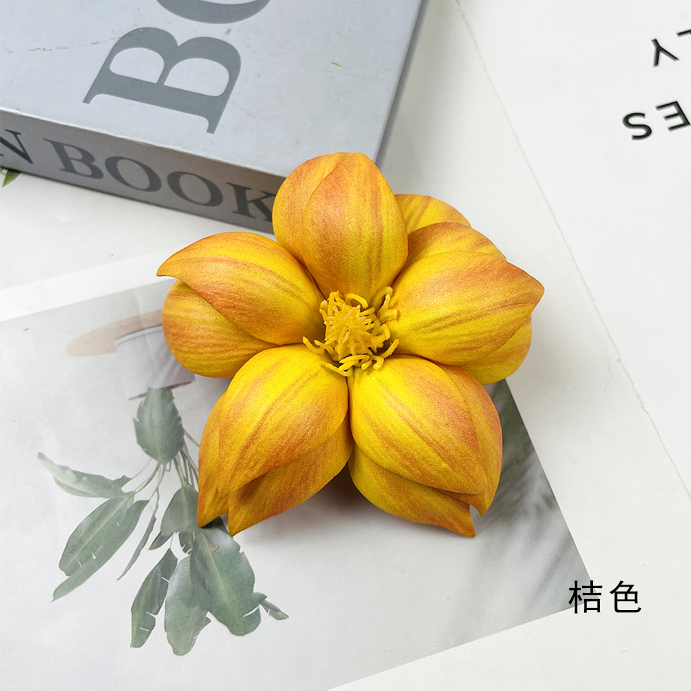 Simulación de flores eva mano