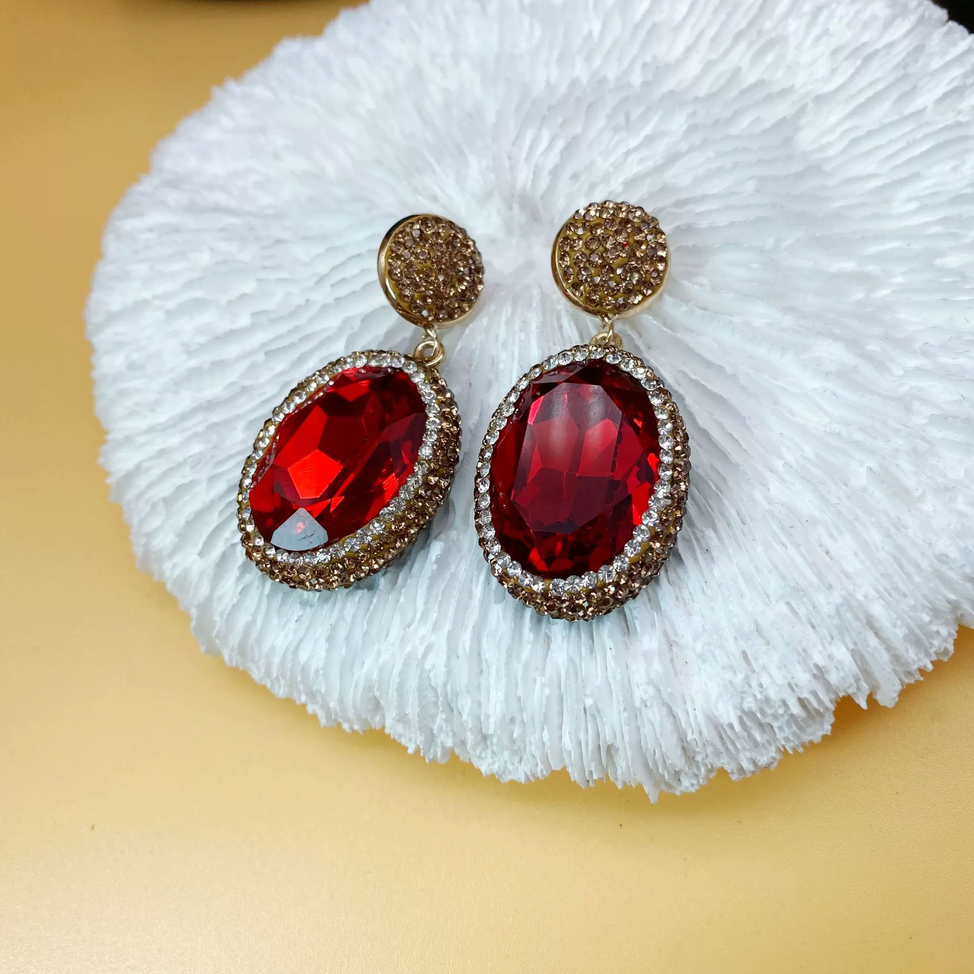 Новые женские серьги с кристаллами Swarovski среднего возраста, высококачественные серьги в стиле французского ретро, серьги в горячем стиле интернет-знаменитостей