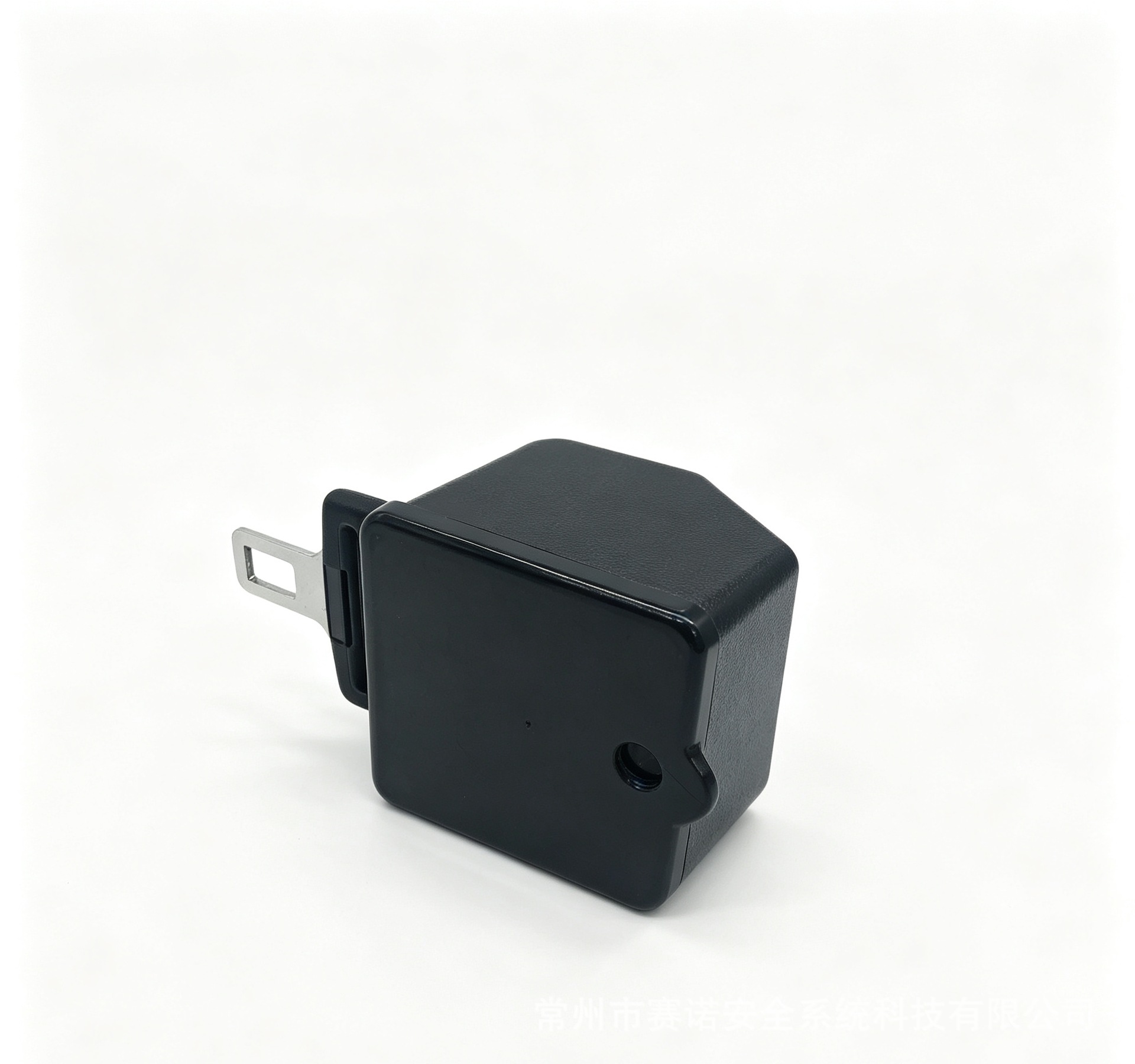 Automatically retractable two-point seat belt for cars, buses, and forklifts, with emergency locking function