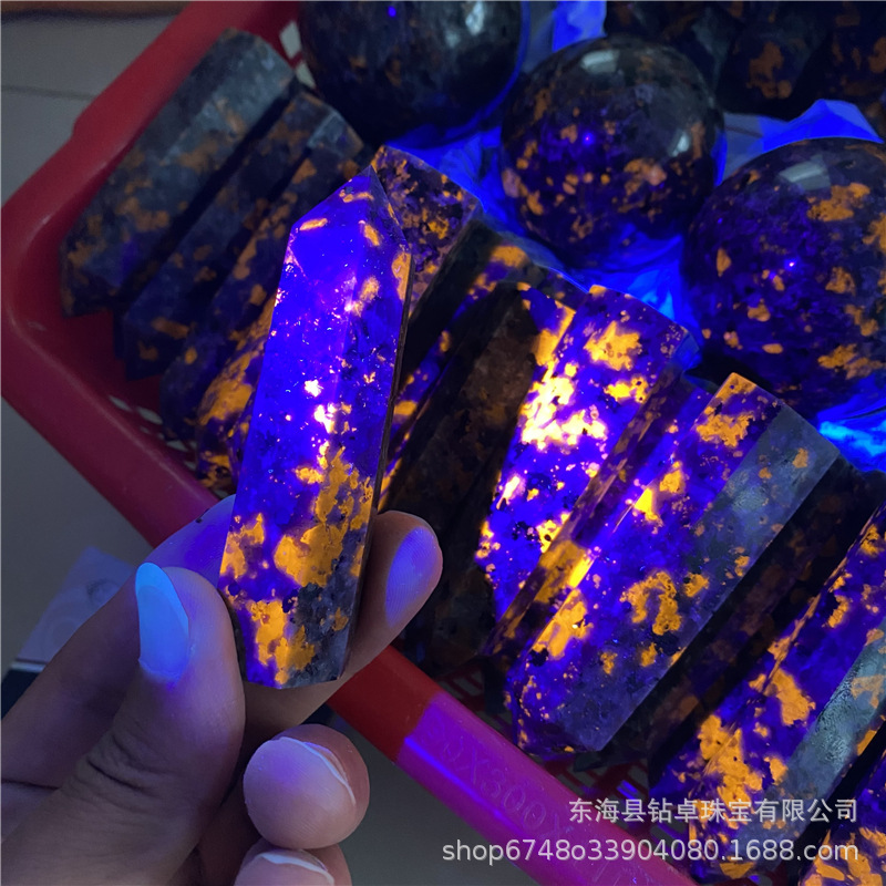 批发天然火焰石水晶柱火灵石原石打磨单尖六棱水晶柱家居办公摆件-阿里巴巴