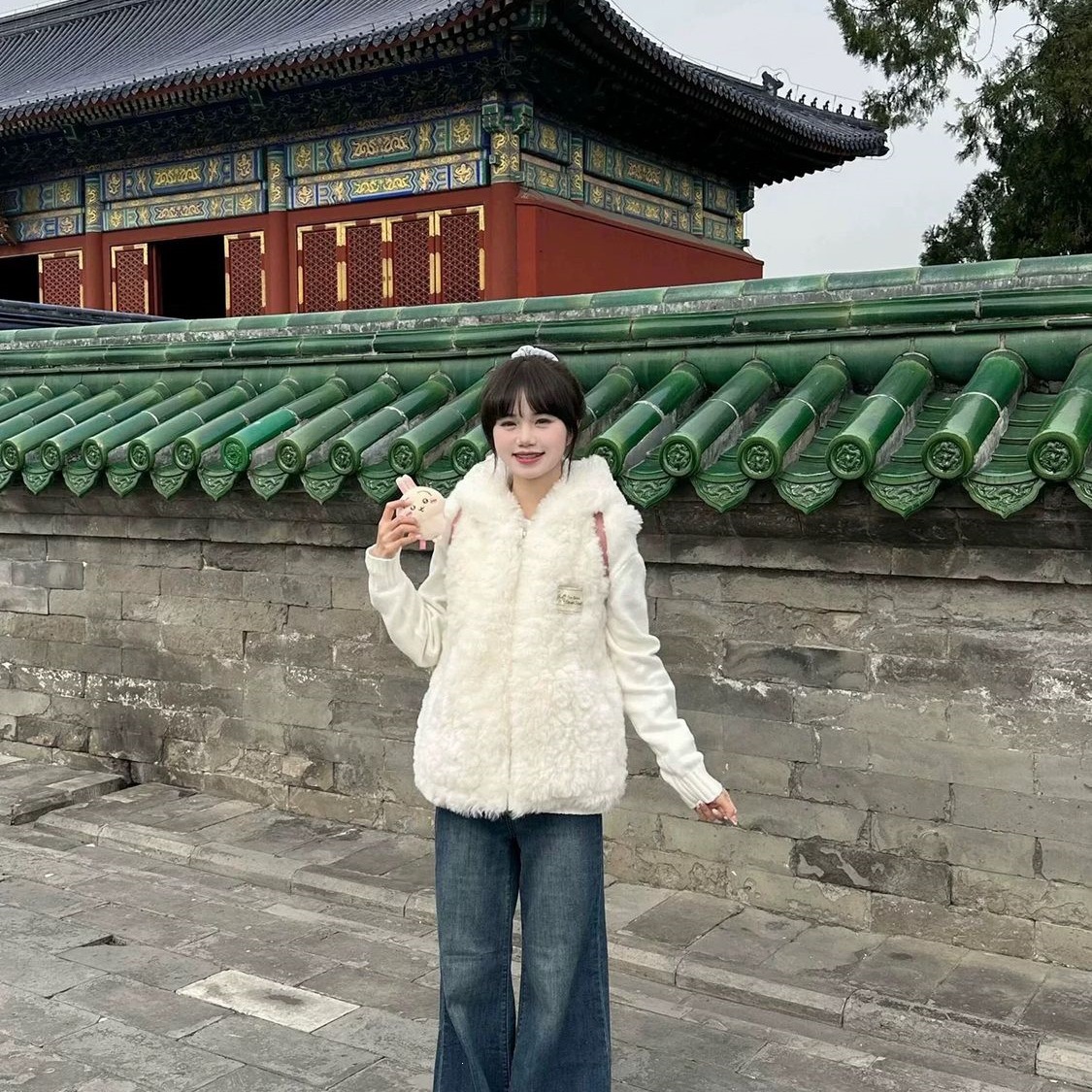 环保兔毛白色连帽夹棉马甲背心女秋冬新款加厚保暖羊羔绒小熊耳朵