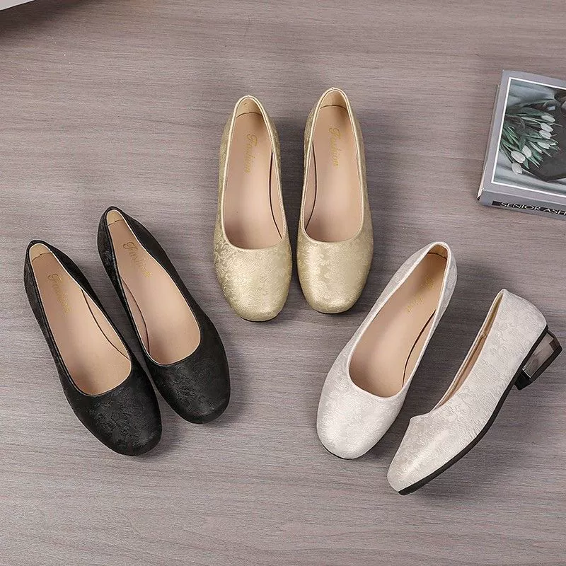 Новая китайская национальная обувь в одном стиле женская весенняя новая взрывная модель удобная дикая обувь с низким каблуком на мягком подошве