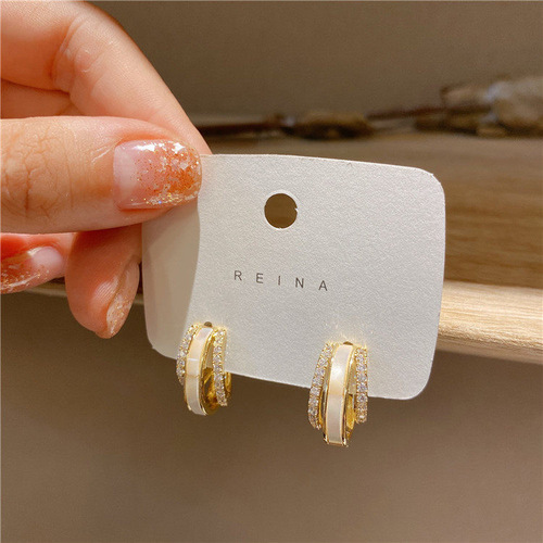 Micropaved zircon, shell zircon, three vertical strips of sparkling diamond earrings, natural mother-of-pearl earrings, S925 silver needle, light and luxurious style