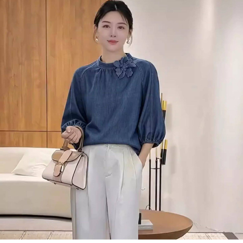French Minimalist Style Elegant Three-Dimensional Floral Patchwork Denim Shirt with Slimming Lantern Sleeves, Stand-Up Collar, Short Pullover Top